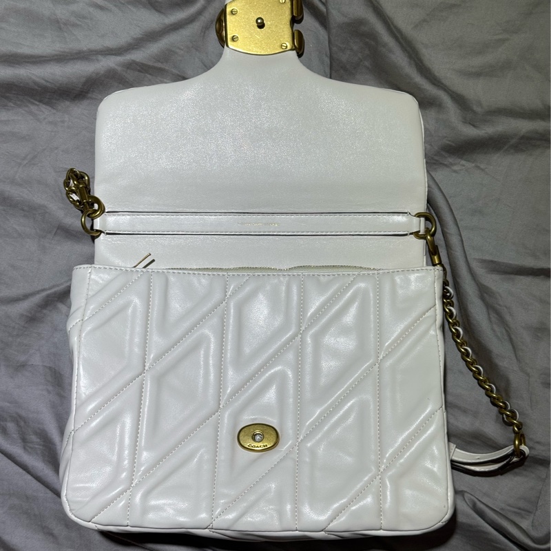 COACH TABBY 絎縫菱格肩背-8