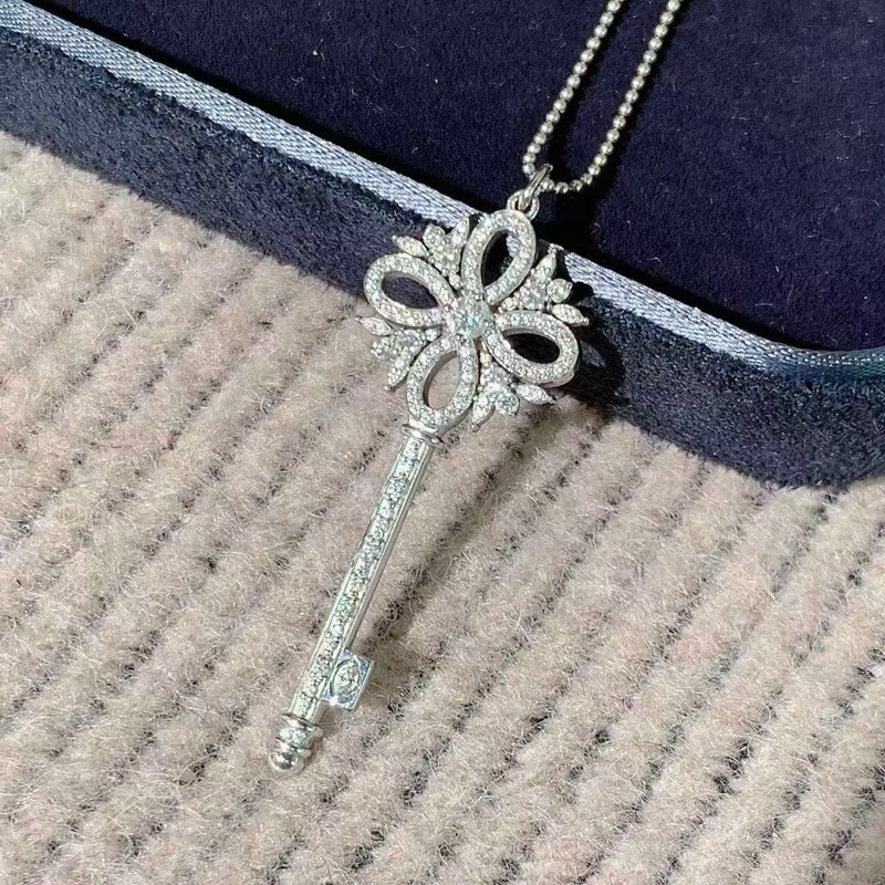 Tiffany蒂芙尼Victoria維多利亞鑰匙白金鑲鑽吊墜項鍊中號-1