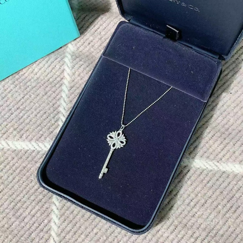 Tiffany蒂芙尼Victoria維多利亞鑰匙白金鑲鑽吊墜項鍊中號-2