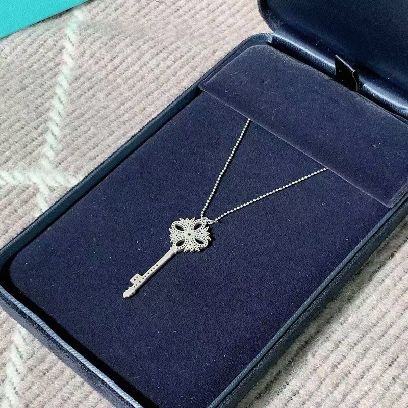 Tiffany蒂芙尼Victoria維多利亞鑰匙白金鑲鑽吊墜項鍊中號-4