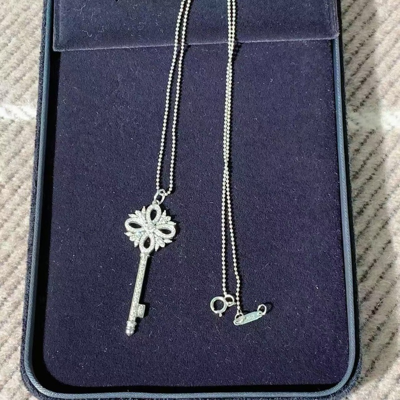 Tiffany蒂芙尼Victoria維多利亞鑰匙白金鑲鑽吊墜項鍊中號-5