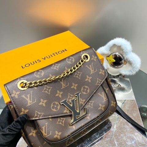 LV 芯片款 老花 PASSY