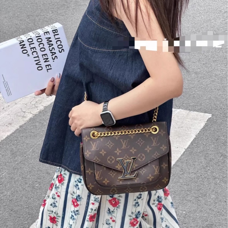 LV 芯片款 老花 PASSY-5