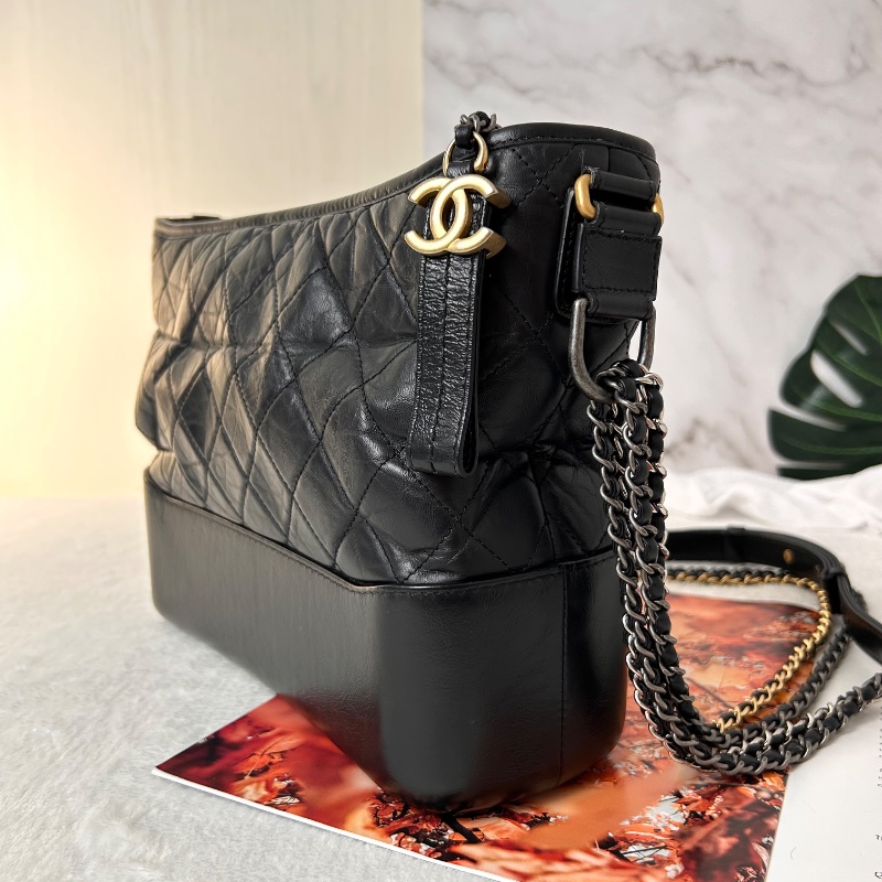 Chanel Gabrielle Hobo 經典中號肩背包流浪包 25開-7