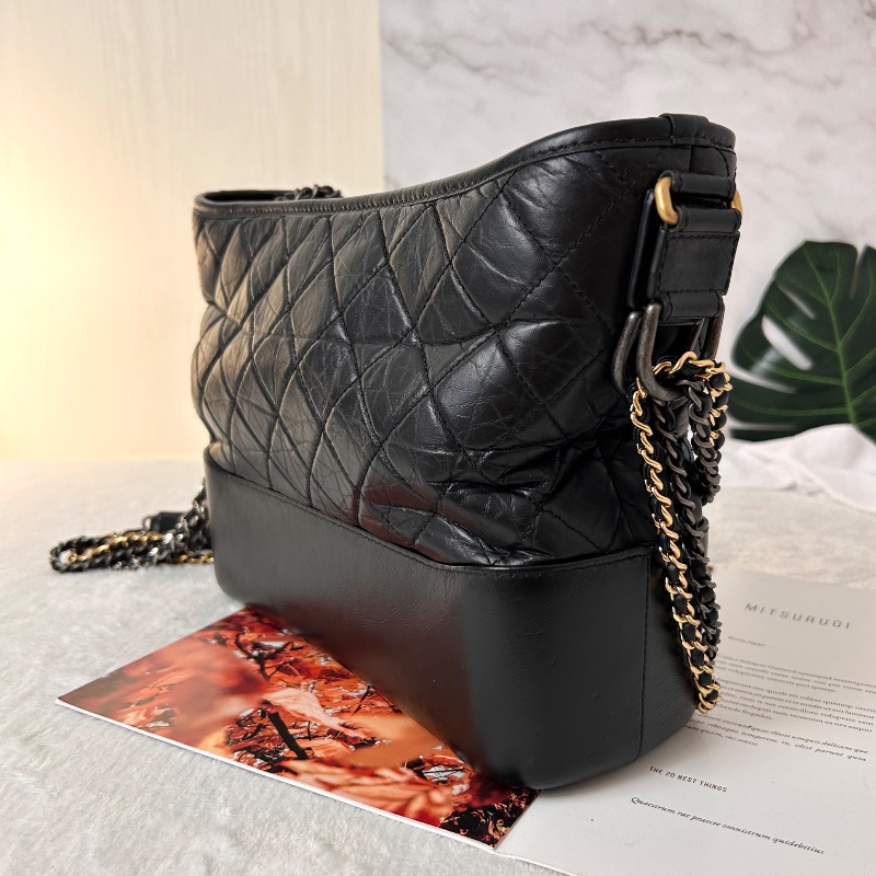 Chanel Gabrielle Hobo 經典中號肩背包流浪包 25開-9