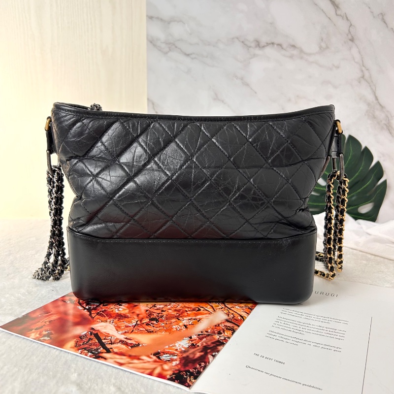 Chanel Gabrielle Hobo 經典中號肩背包流浪包 25開-10