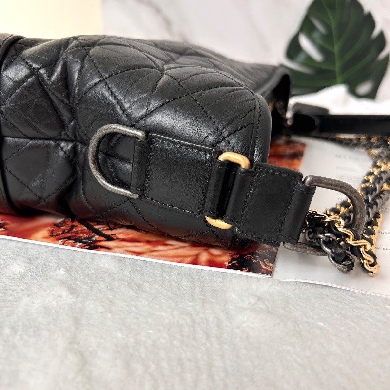 Chanel Gabrielle Hobo 經典中號肩背包流浪包 25開-18