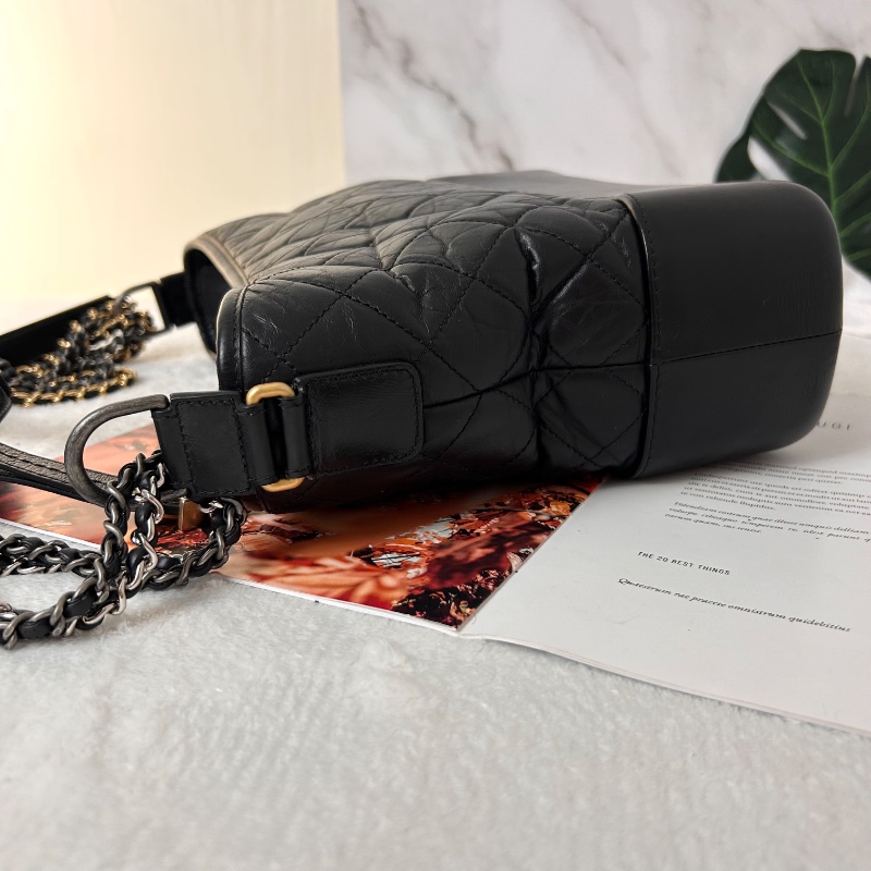 Chanel Gabrielle Hobo 經典中號肩背包流浪包 25開-19