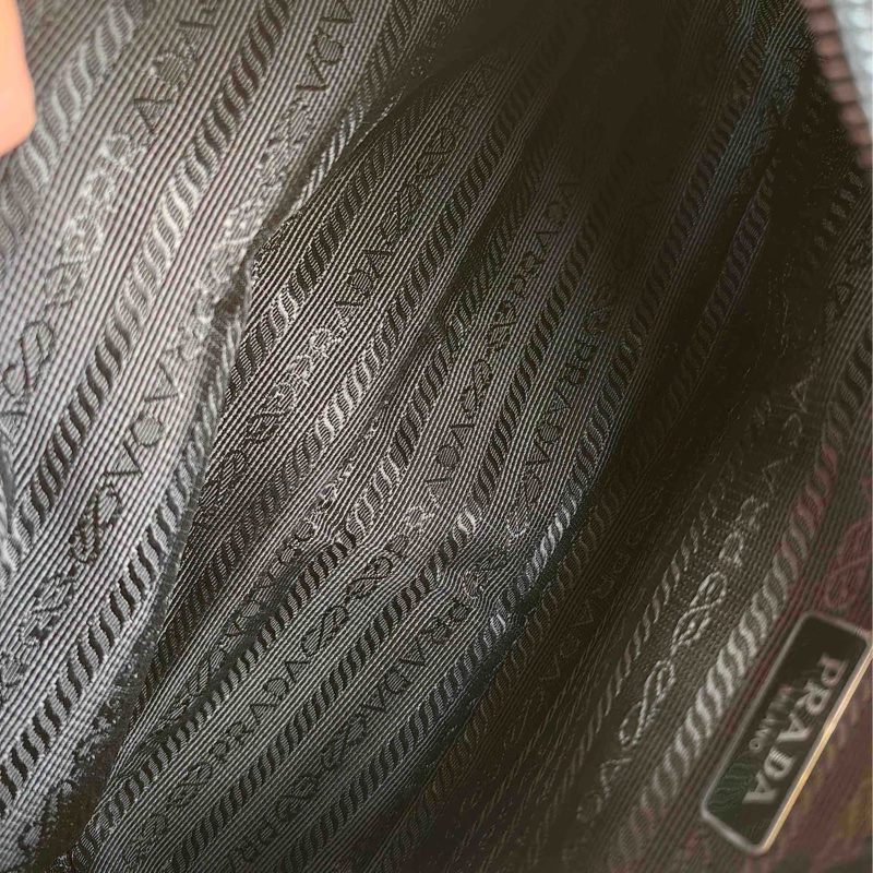 PRADA普拉達hobo 黑色 腋下包手提單肩包-8