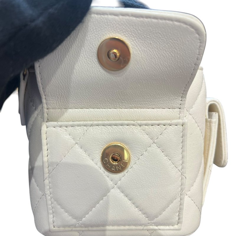 【美收精品】CHANEL白色肩背包 5-236-8