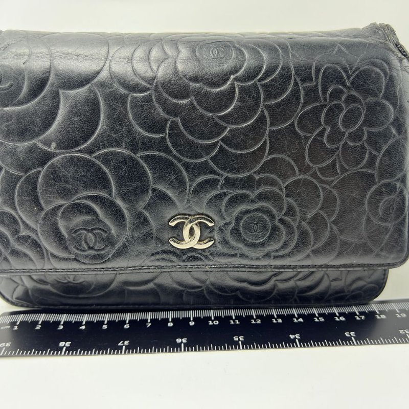 Chanel 山茶花壓紋 WOC 鍊條包-0