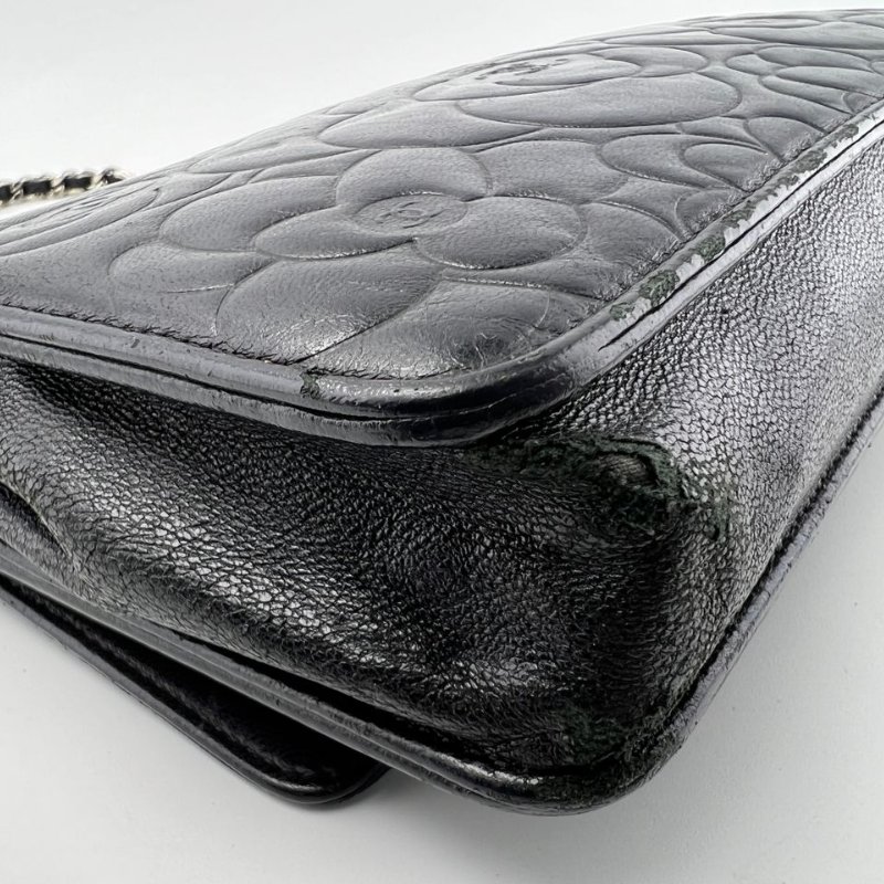 Chanel 山茶花壓紋 WOC 鍊條包-11