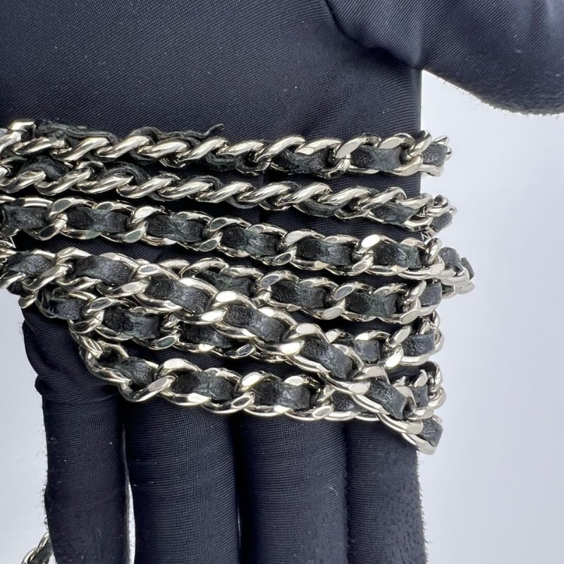 Chanel 山茶花壓紋 WOC 鍊條包-21