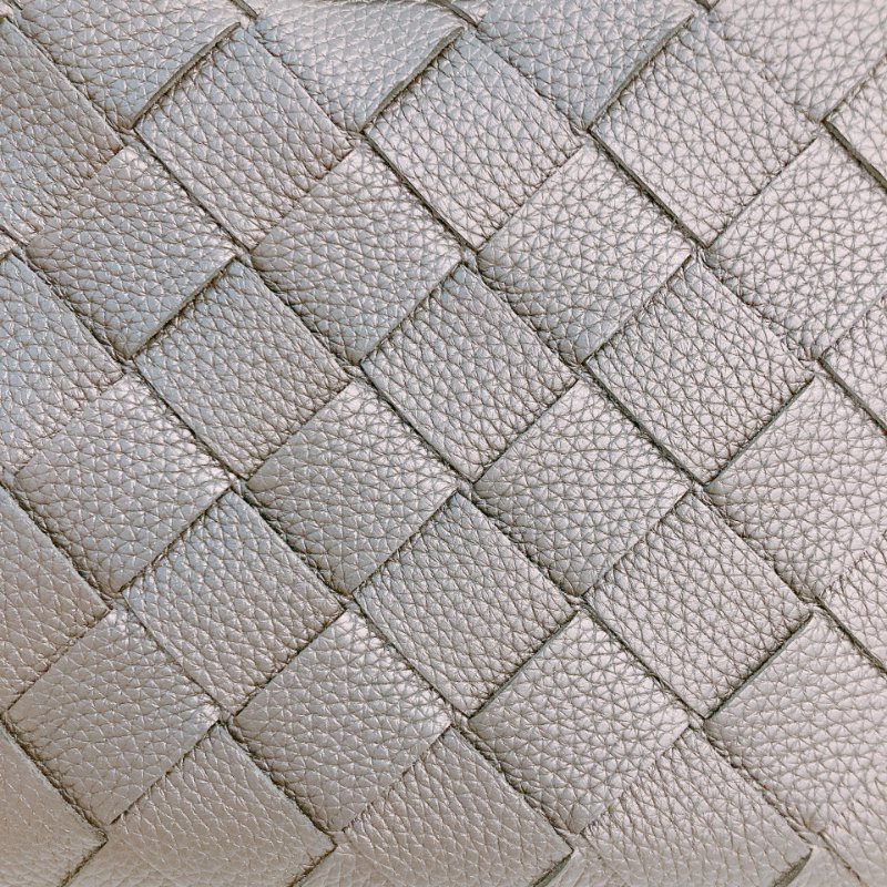 MS0623 Bottega Veneta 寶緹嘉 葆蝶家 相機包 經典織紋 牛皮頸紋 黑色 銀扣 Intrecciato Camera Bag 29cm Calfskin Black x PHW-10