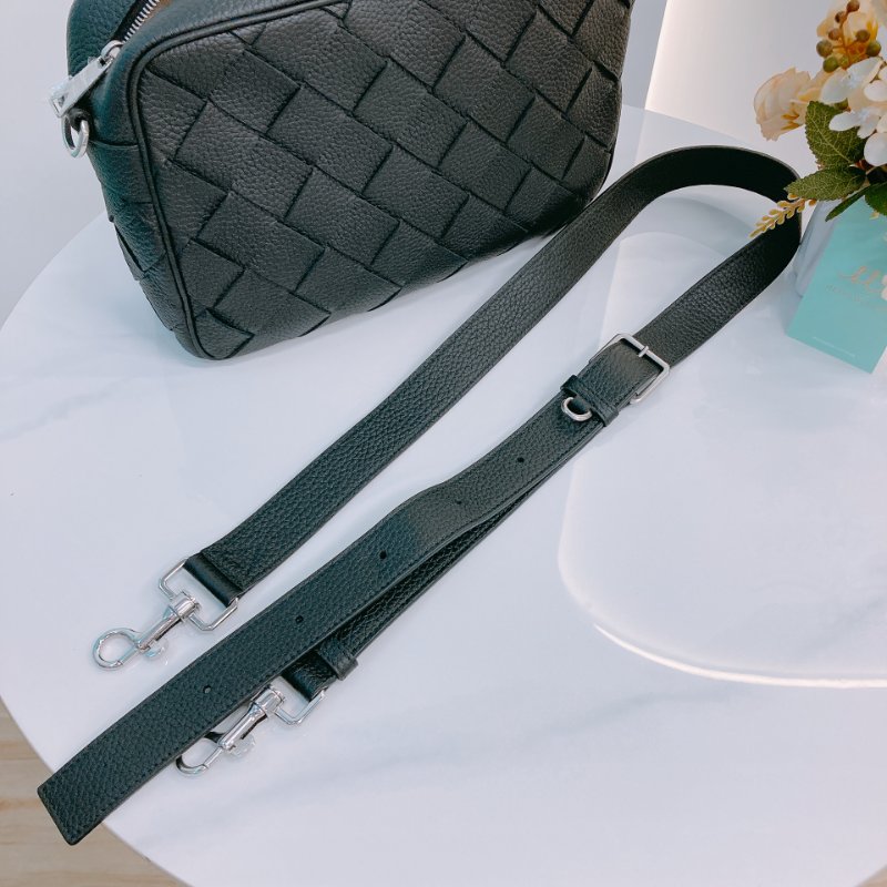 MS0623 Bottega Veneta 寶緹嘉 葆蝶家 相機包 經典織紋 牛皮頸紋 黑色 銀扣 Intrecciato Camera Bag 29cm Calfskin Black x PHW-15
