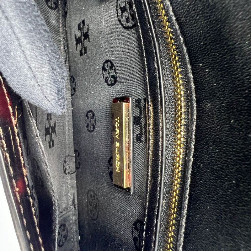 Tory Burch Gigi 漆皮手拿包-16