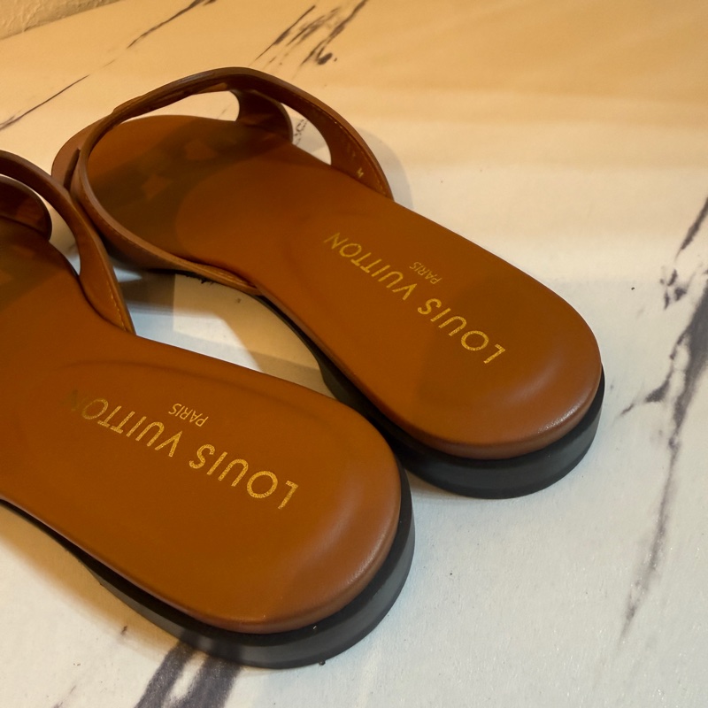 lv 焦糖色拖鞋36/37都能穿-4