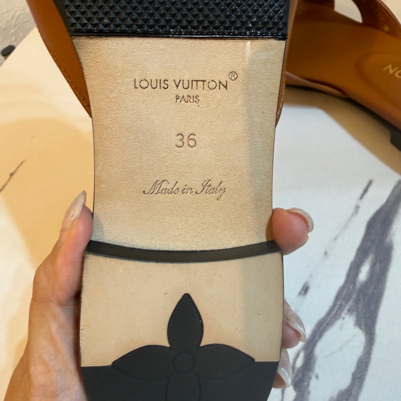 lv 焦糖色拖鞋36/37都能穿-7