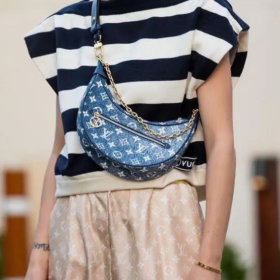 🌼LOUIS VUITTON 路易威登Loop牛仔款月亮包-9
