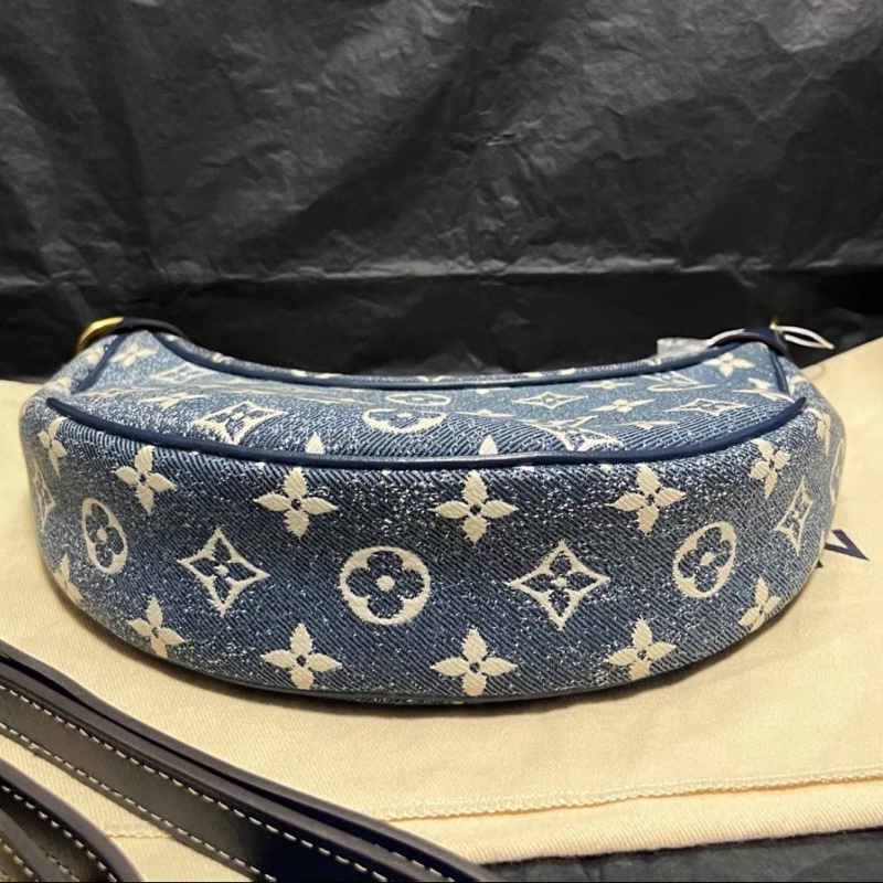🌼LOUIS VUITTON 路易威登Loop牛仔款月亮包-13