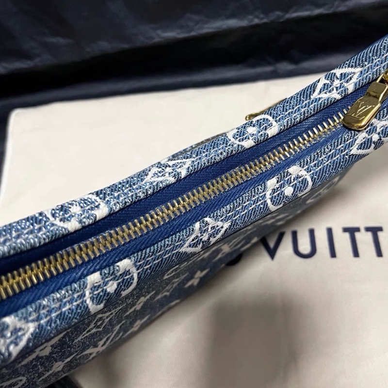 🌼LOUIS VUITTON 路易威登Loop牛仔款月亮包-15