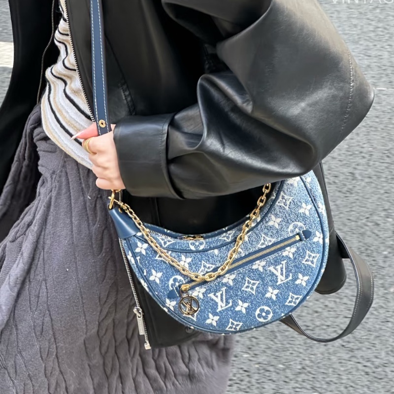 🌼LOUIS VUITTON 路易威登Loop牛仔款月亮包-29