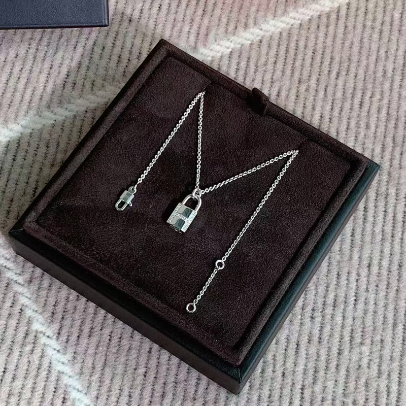 Hermes愛馬仕 Cadenas系列 白金鑲鑽鎖頭項鍊，2023購入-1