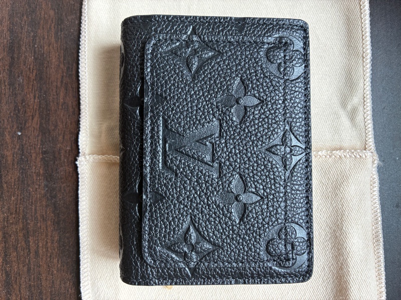 Louis Vuitton Cléa 黑色壓紋短夾｜全新-2