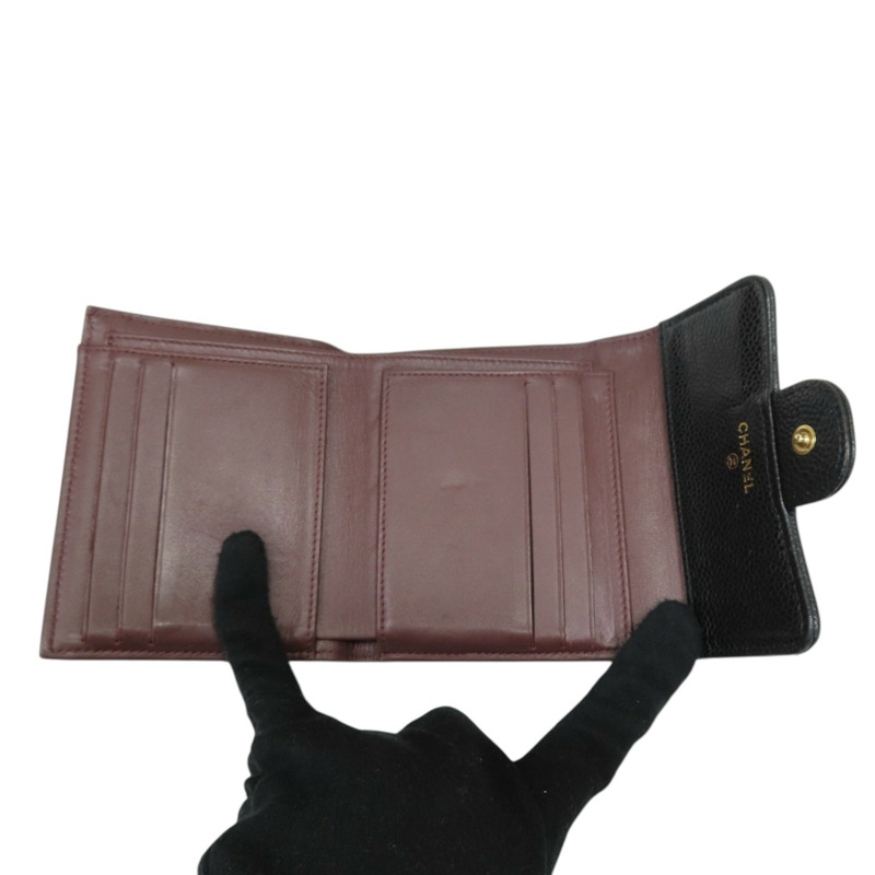 黑色 荔枝紋 牛皮 金扣 三折短夾【CHANEL 香奈兒】 A82288-4