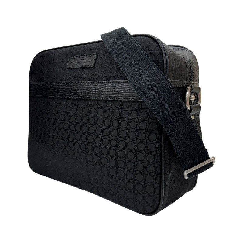 黑色 帆布 肩背包 銀和 【Salvatore Ferragamo 費拉格慕】-1