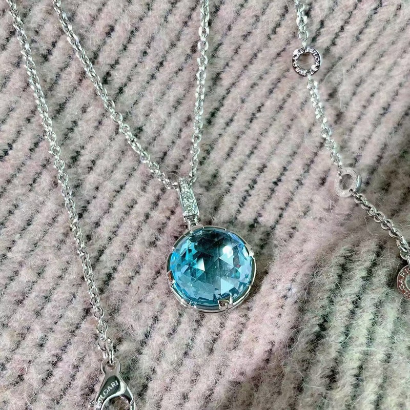 Bvlgari寶格麗 PARENTESI系列藍色托帕石項鍊  38-45釐米長度可調節 名貴寶石鑲嵌鑽石點綴 藍色托帕石晶瑩剔透 搭配18K白金鍊條 氣質優雅-4