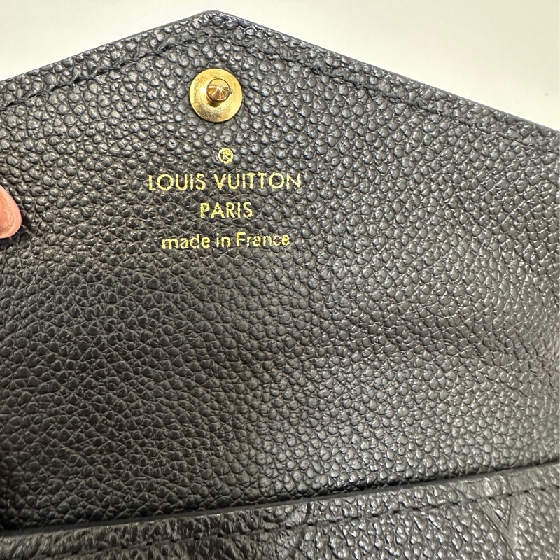 Lv 黑牛皮壓紋零錢鑰匙包-8