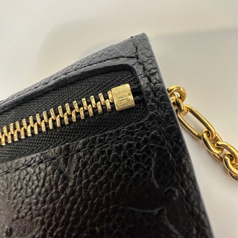 Lv 黑牛皮壓紋零錢鑰匙包-14