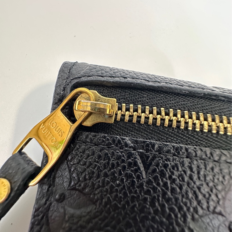 Lv 黑牛皮壓紋零錢鑰匙包-15