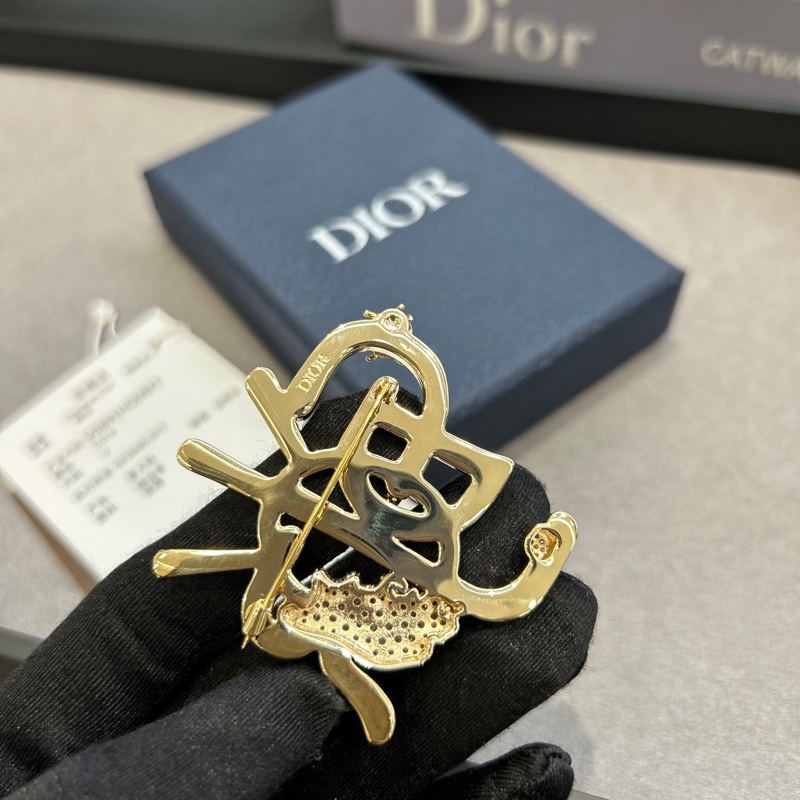 DIOR x Travis Scott联名款胸针-2