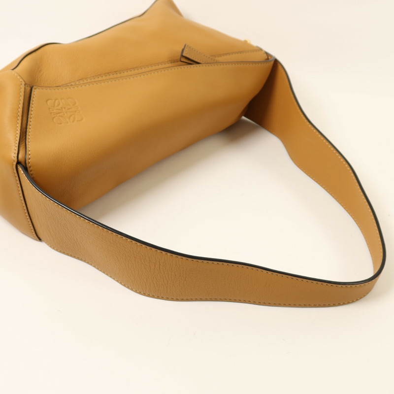 LOEWE 牛皮皮革Puzzle Hobo肩背袋-8