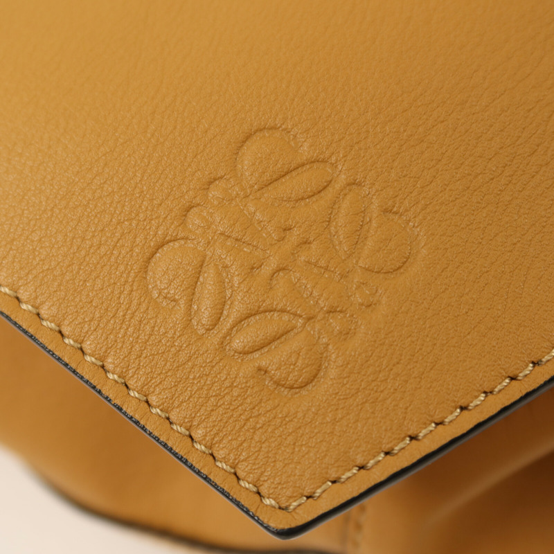 LOEWE 牛皮皮革Puzzle Hobo肩背袋-11