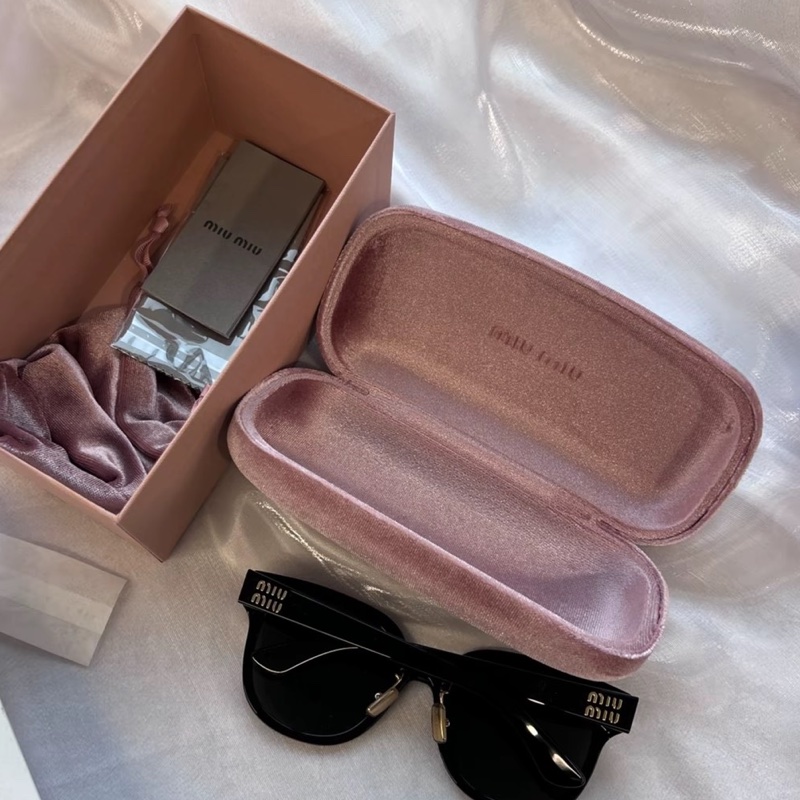 🌷全新代購！Miumiu 方框墨鏡 帶鼻托 SMU01ZS-2