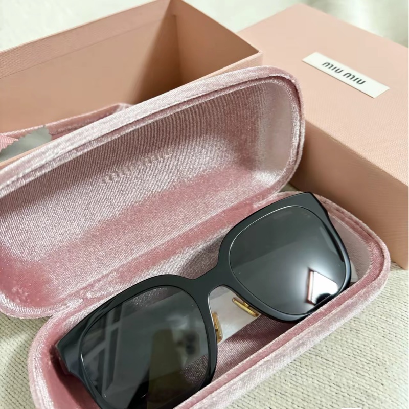 🌷全新代購！Miumiu 方框墨鏡 帶鼻托 SMU01ZS-3
