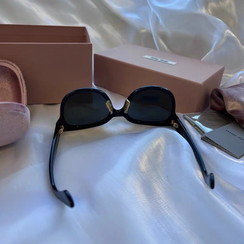 🌷全新代購！Miumiu 方框墨鏡 帶鼻托 SMU01ZS-4