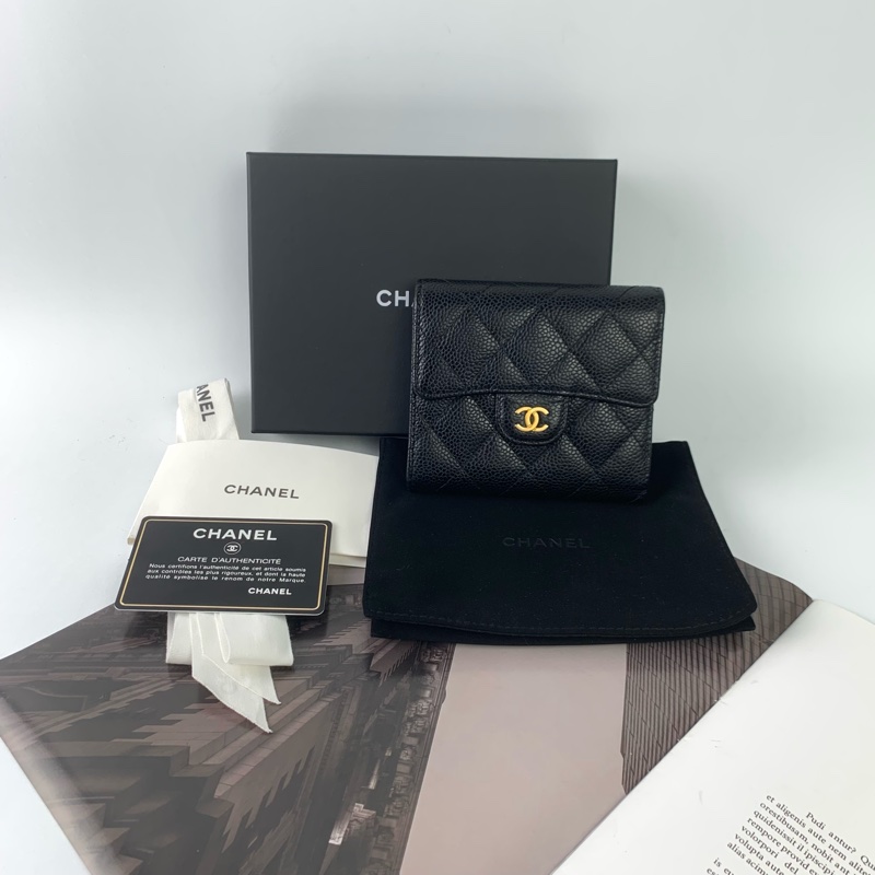 Chanel荔枝皮黑金短夾-0