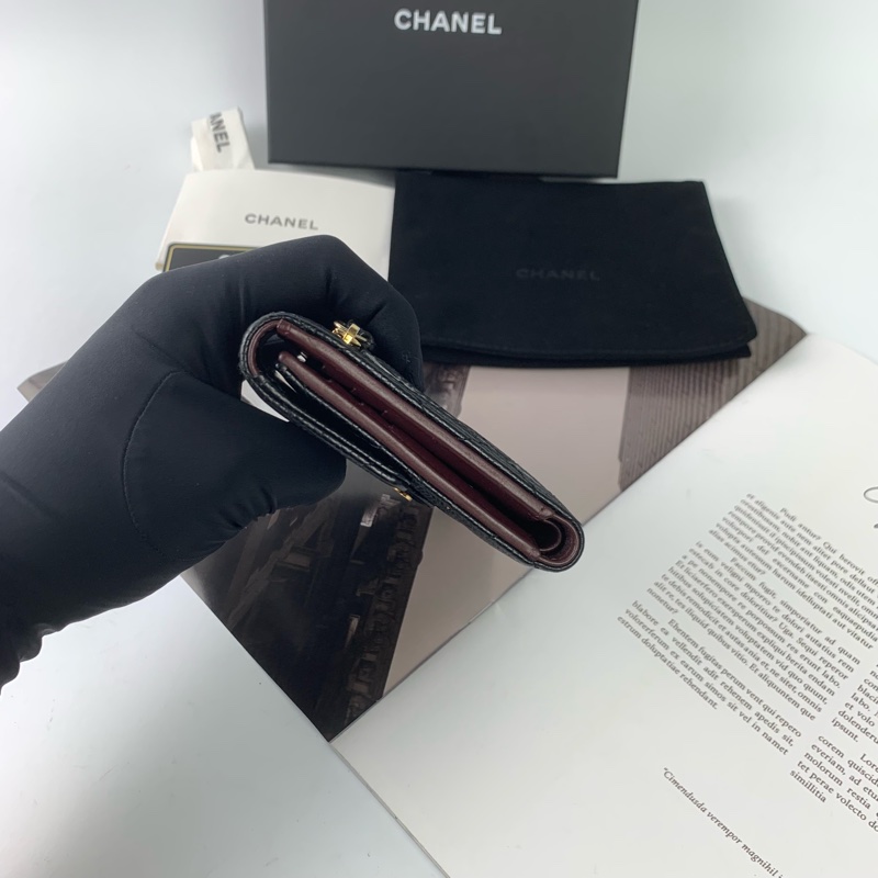 Chanel荔枝皮黑金短夾-4