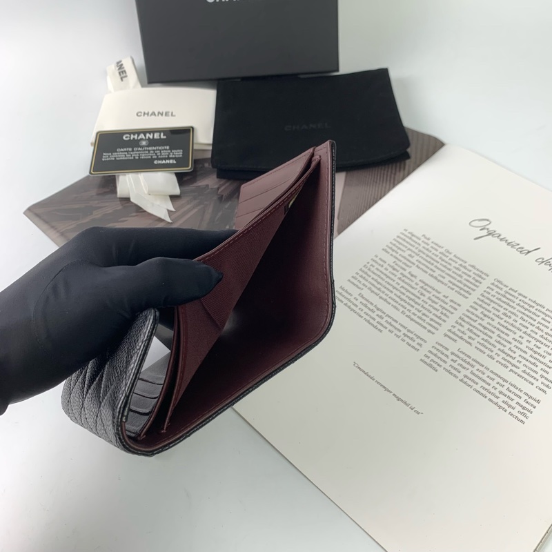 Chanel荔枝皮黑金短夾-9