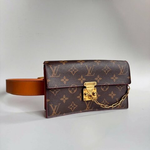 😍洋裝配這個超美 LV 穿搭神器經典花紋腰包