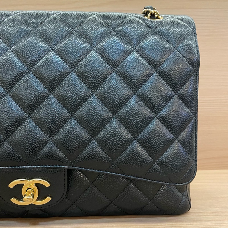 NO:D38 Chanel 黑金荔枝皮 超大號 cf 2011年 14開 鏈條單肩斜挎包 有塵袋 無卡無盒子 尺寸底長34*高21*寬10*-5