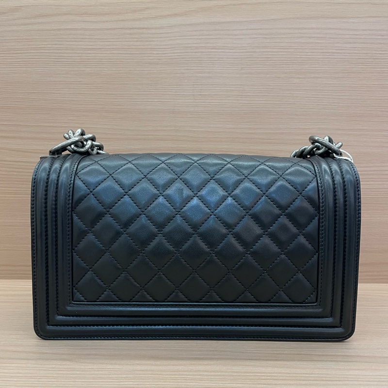 NO:D28 Chanel  LEBOY 黑金 牛皮中號 2012年 16開。單肩斜挎鏈條包 有卡有塵袋 無盒子尺寸底長25*高15*寬8*-1