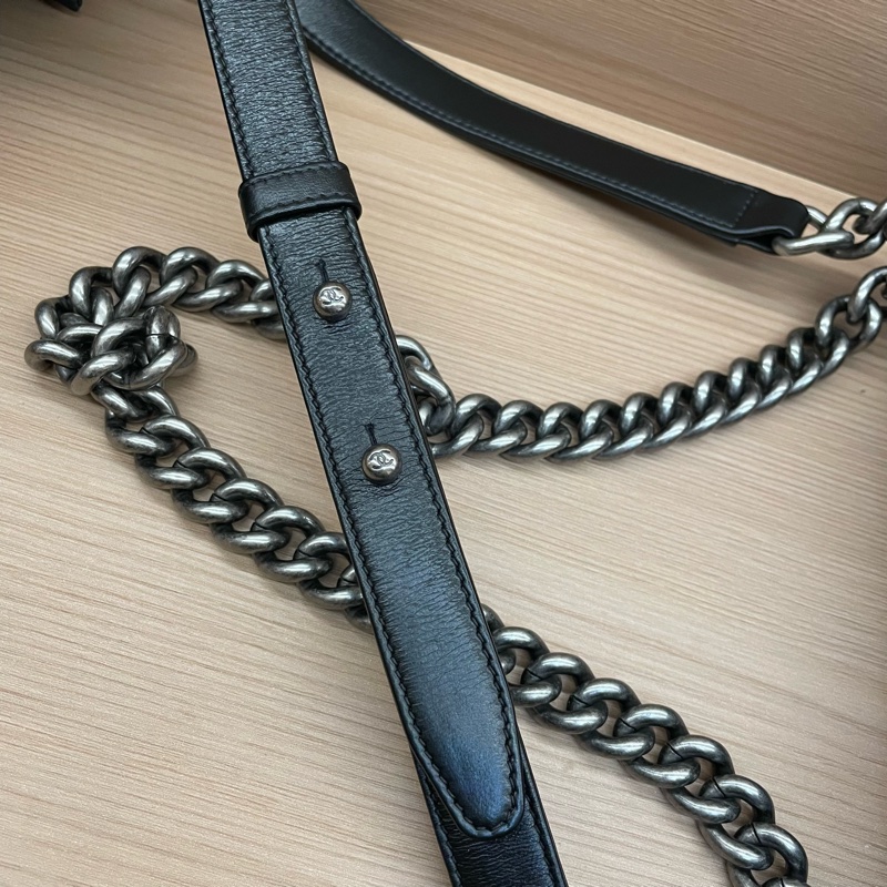 NO:D28 Chanel  LEBOY 黑金 牛皮中號 2012年 16開。單肩斜挎鏈條包 有卡有塵袋 無盒子尺寸底長25*高15*寬8*-12