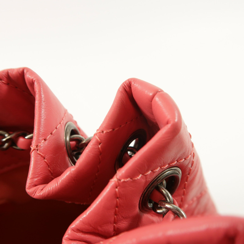 CHANEL 牛皮皮革Gabrielle Backpack鏈帶肩背袋-16