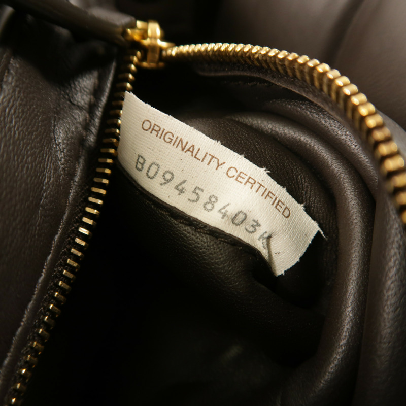 BOTTEGA VENETA 羊皮皮革Padded Cassette肩背袋-6