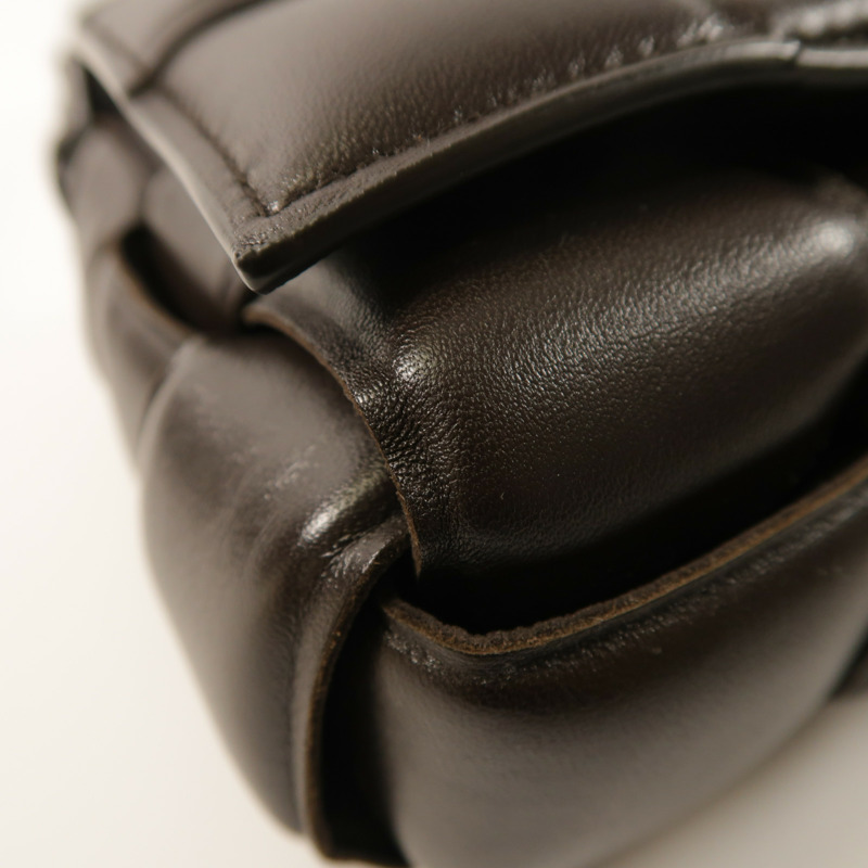 BOTTEGA VENETA 羊皮皮革Padded Cassette肩背袋-10